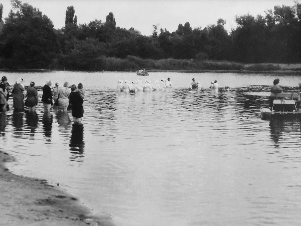 Фотографии Новомосковска, Обряд на самаре, 1993 год