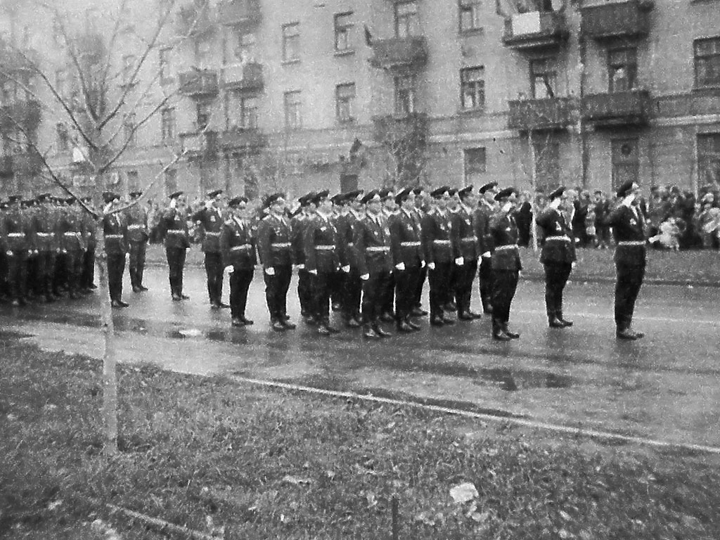 Фотографии Новомосковска, Похоже на парад 7 ноября, но фото не подписано, 1985 год