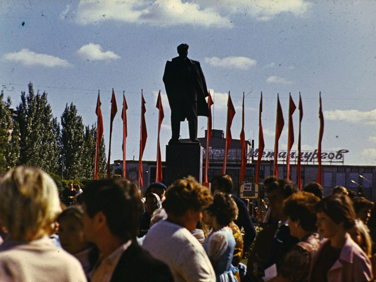 Фотографии Новомосковска, 1 мая, площадь Ленина, 1990 год